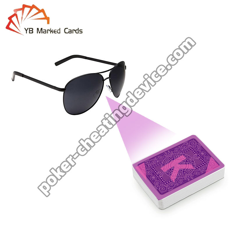 Las gafas infrarrojas para el póker detectan las cartas marcadas y obtienen una ventaja estratégica