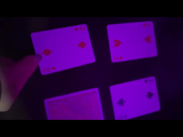 Lentes de contacto para cartas marcadas con tinta invisible