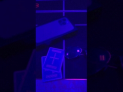 El infrarrojo enorme del índice de la bicicleta marcó los naipes para las tarjetas marcadas que engañaban los dispositivos